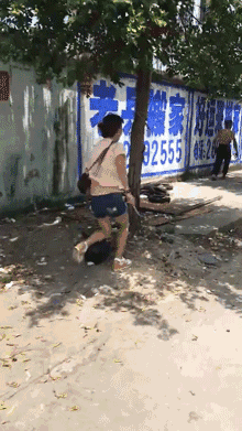 c52688a0fd924cbdb4e90e6af7332e60.gif