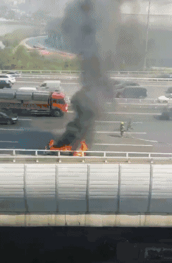 19691bf4bfef45a096a5763265bd28b7.gif