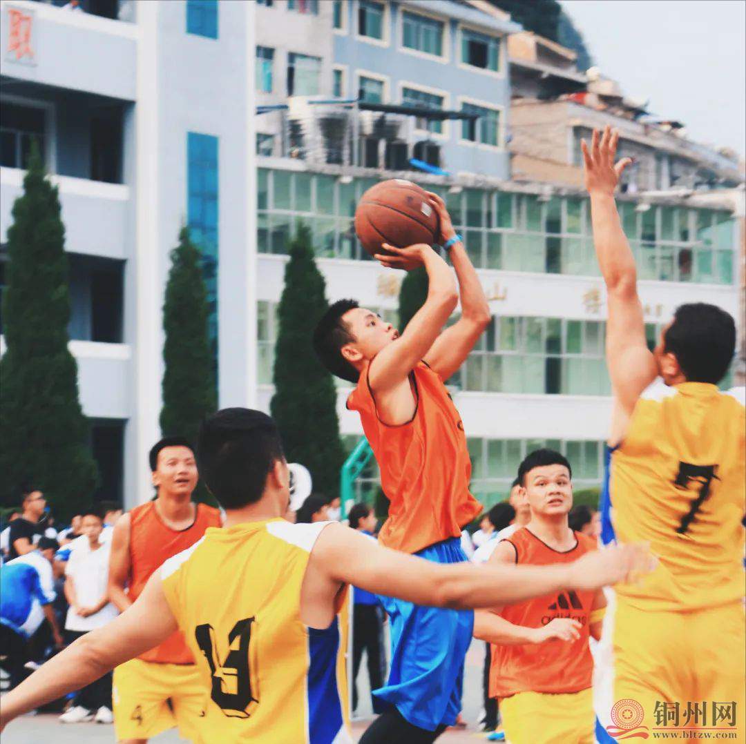 cfda8c54196eb06a4581388e2874cc4c.jpg cfda8c54196eb06a4581388e2874cc4c.jpg